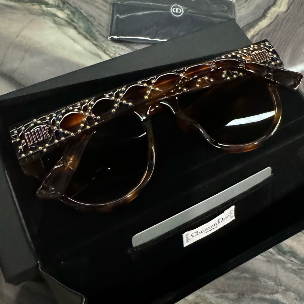 DIOR Tortoiseshell & Gold Sunglasses NIB!! - Picture 8 of 16